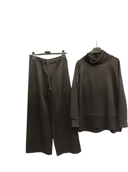 completo maglia e pantalone